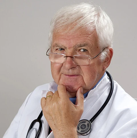 doctor-gbb688f34a_1920-A 480x484px